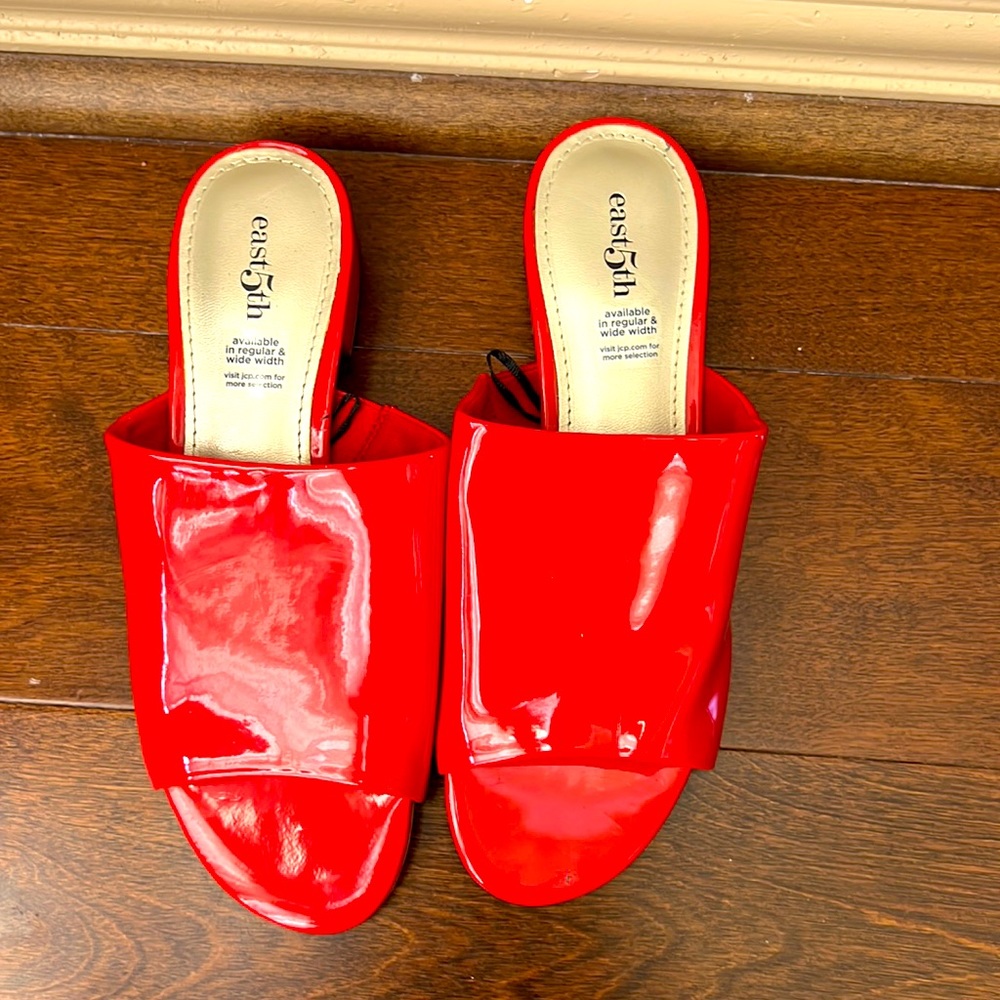 East5th Ladies Slippers
